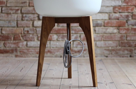 Image 1 of Lampada da terra, paralume in vetro bianco, base in legno, era spaziale, metà secolo, anni '60