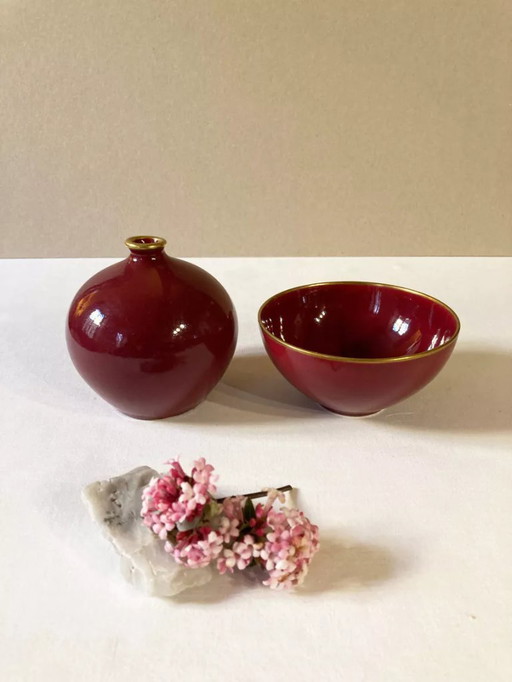 Vaso e ciotola in ceramica color lampone, decorati con foglia d'oro, Arabia, Finlandia