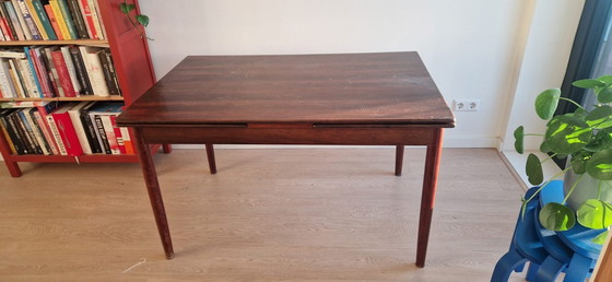 Image 1 of Extendable dining table