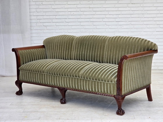 Image 1 of Deense driezitsbank uit de jaren 50, groene meubelvelours, teakhout.