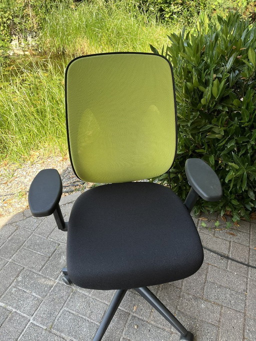 Giroflex 353 – Gebrauchter Bürostuhl mit Netzrückenlehne, Stuhl 4 – bureaustoelen, Textile (photo 2 of 7)