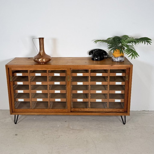 Meuble de Tri Allemand Vintage / Buffet Bas avec 24 Tiroirs – Pin Massif