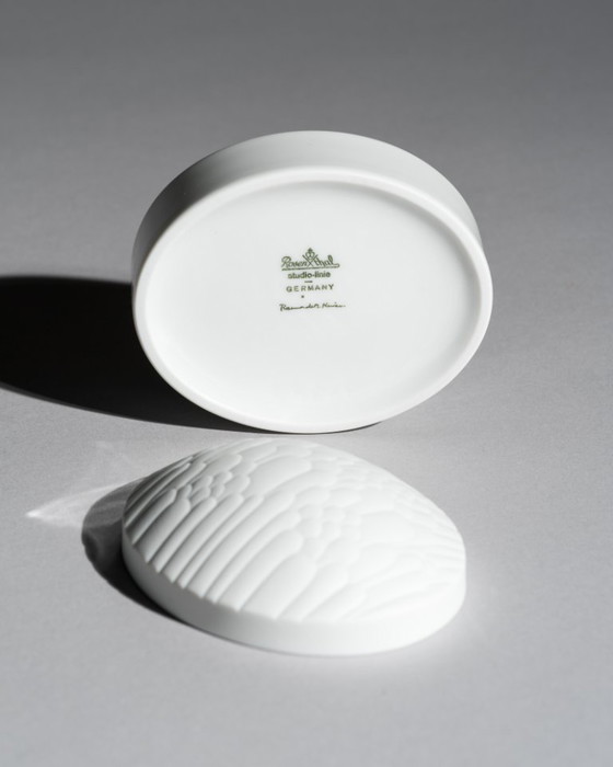 Image 1 of Rosenthal Anemone Porzellan-Trio kleiner Vasen mit Deckelbox von Rosemonde Nairac