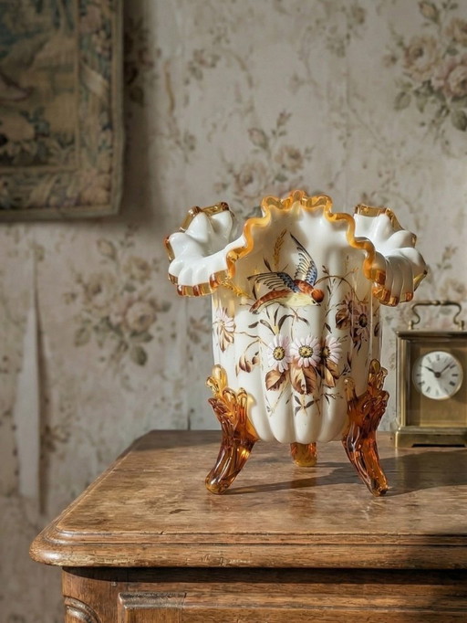 Vaso antico a treppiede, in vetro opalino, smaltato, XIX-XX secolo, stile vittoriano