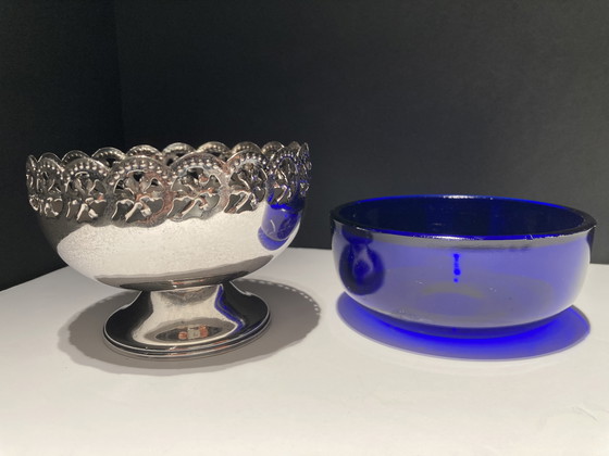 Image 1 of Bol plaqué argent avec plateau intérieur en verre bleu cobalt