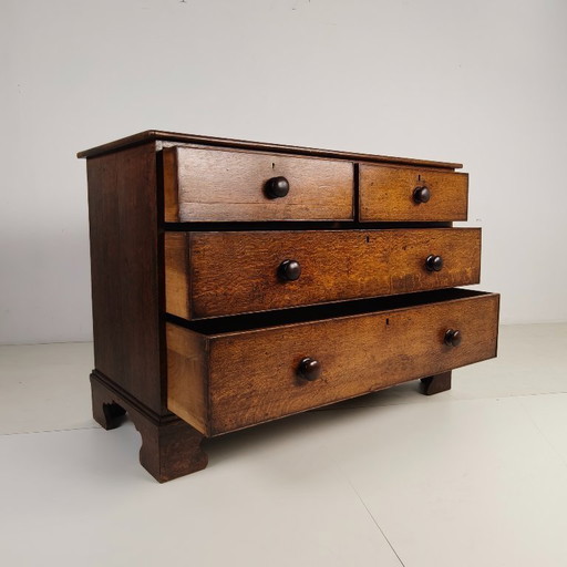 Victorian oak chest of drawers, circa 1860-1880.