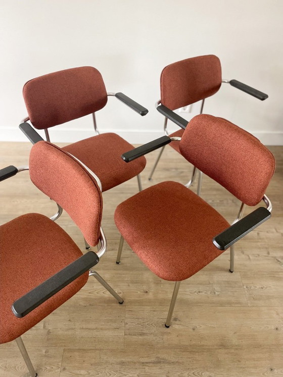 Image 1 of Ensemble de 4 chaises Gispen vintage | avec accoudoirs | terra retapissées