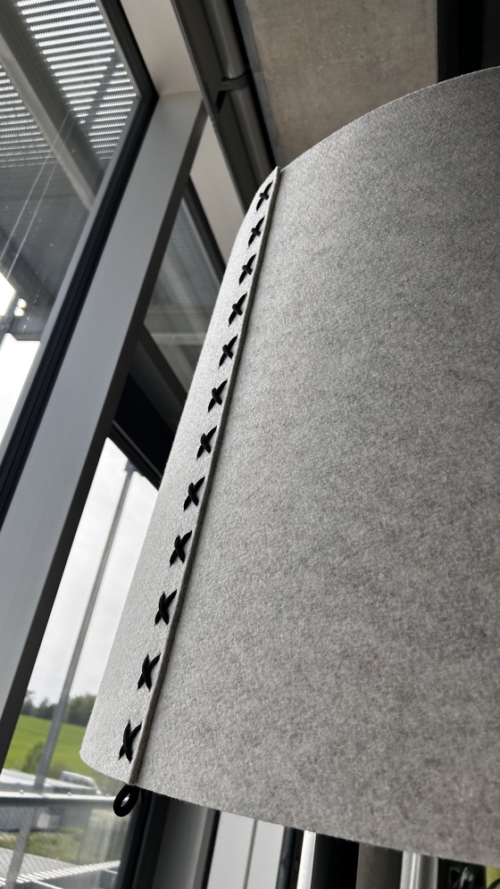 Image 1 of 3 x BuzziShade standing in gray