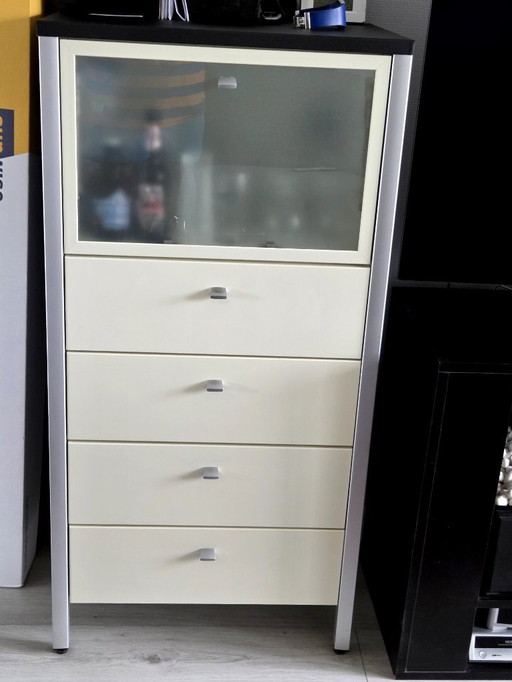 Hulsta 4-ladekastje met minibar