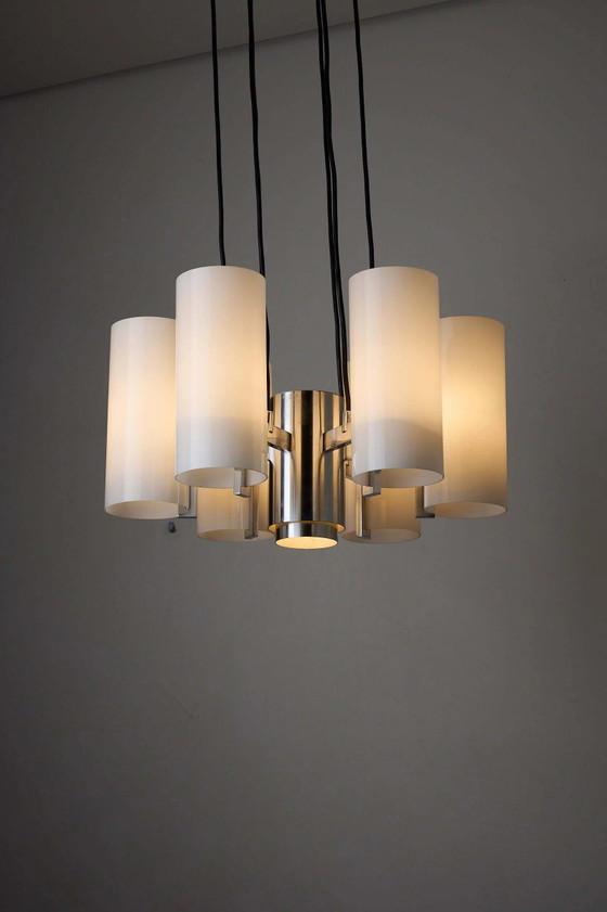 Lustre chromé à six bras avec diffuseurs cylindriques en verre opalin, Europe, années 1970, Plafonniers (photo 7 sur 10)