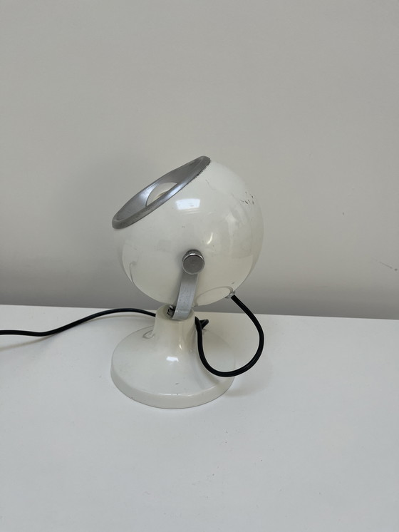 Image 1 of Lampada iconica a forma di bulbo oculare spaziale, bianca