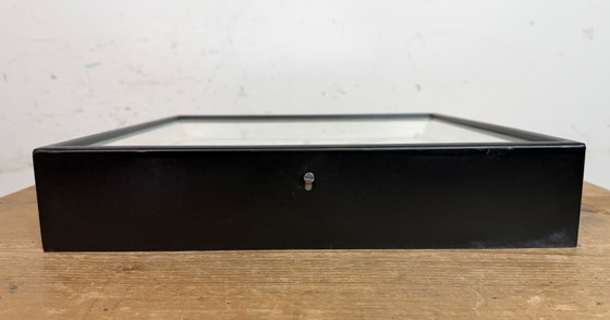 Image 1 of Horloge murale carrée industrielle noire de Pragotron, années 1970