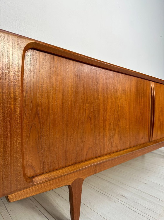 Image 1 of Buffet danois en teck des années 1960 par Bernhard Pedersen & Søn – Crédence vintage avec portes tambour
