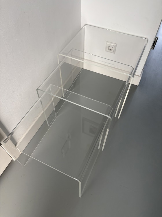 Image 1 of 3 tables d'appoint vintage en plexiglas