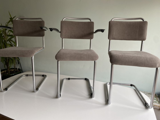 Image 1 of vier Gispen eetkamerstoelen 102 en 101