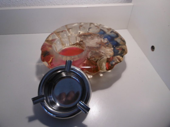 Posacenere vintage anni '60 con decoro marino in resina e metallo, Accessori da tavola, Plastica, Trasparente (foto 7 di 8)