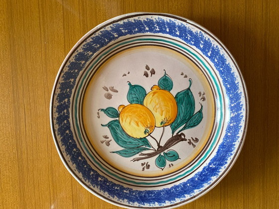 Piatto da parete vintage in ceramica siciliana con limoni dipinti a mano – 43 cm, anni '70 (photo 4 of 8)
