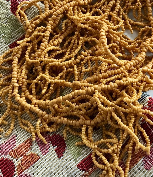 Koraalkleurige kralenketting