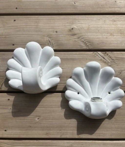 Shell wall lamp and vintage white ceramic soap dish - Bellini Italy - 1960s