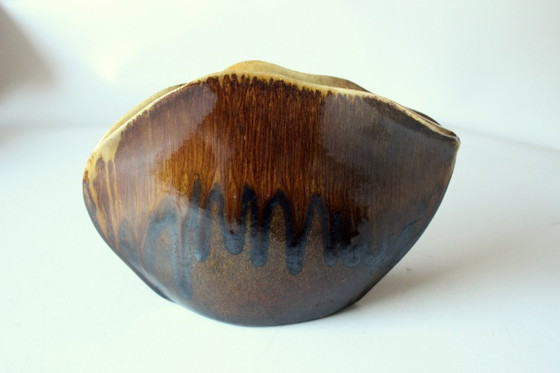1970s Design Ceramic Vase - Lip-shaped opening (photo 2 of 6)