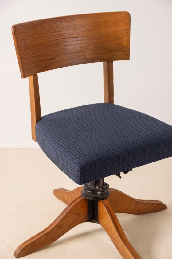 Image 1 of 1930s Swedish Oak Swivel Office Chair by SMV