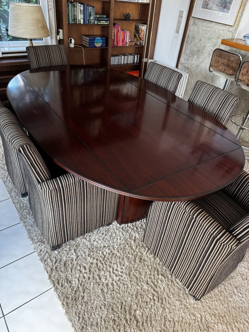 Belle table à manger en acajou comme neuve avec 6 chaises