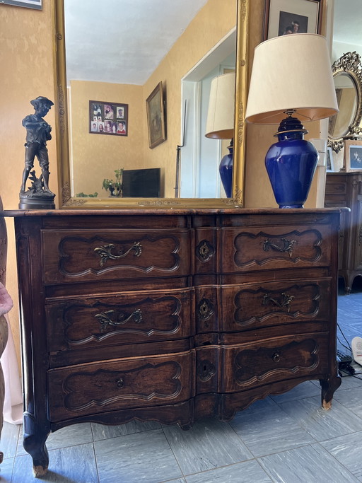 Antieke houten commode in Lodewijk XV-stijl met 3 laden.
