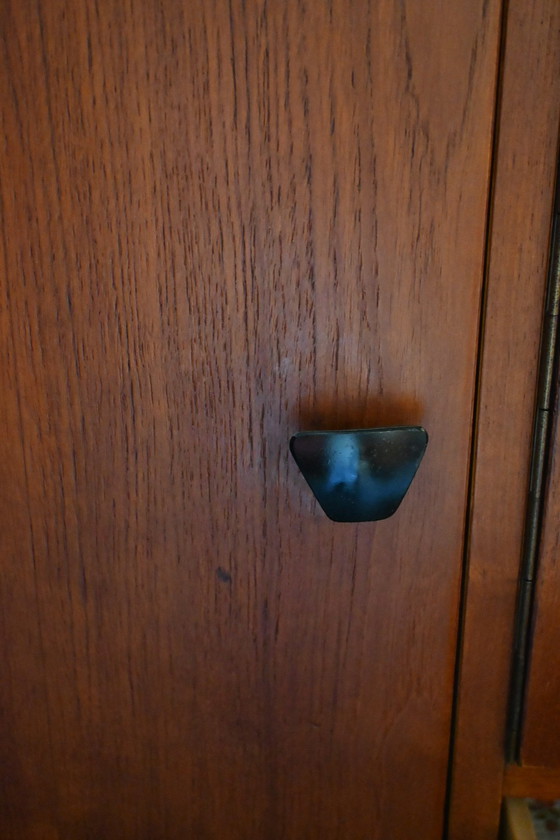 Image 1 of Beautiful large Mid-Century teak wood sideboard