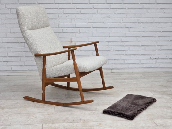 Anni '70, design scandinavo, sedia a dondolo con schienale alto, rivestita. – Sedie a dondolo, Tessile, Legno (photo 8 of 24)