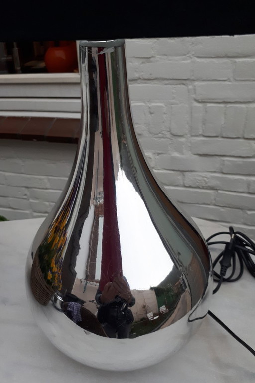 Il s'agit d'une lampe de table Romi Amsterdam des années 1970.