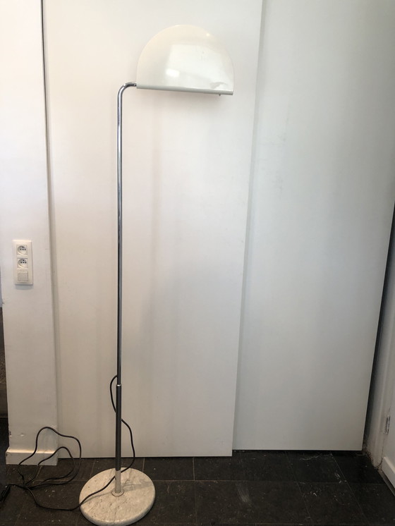 Image 1 of Vintage Mezzaluna vloerlamp BRUNO GECCHELIN 