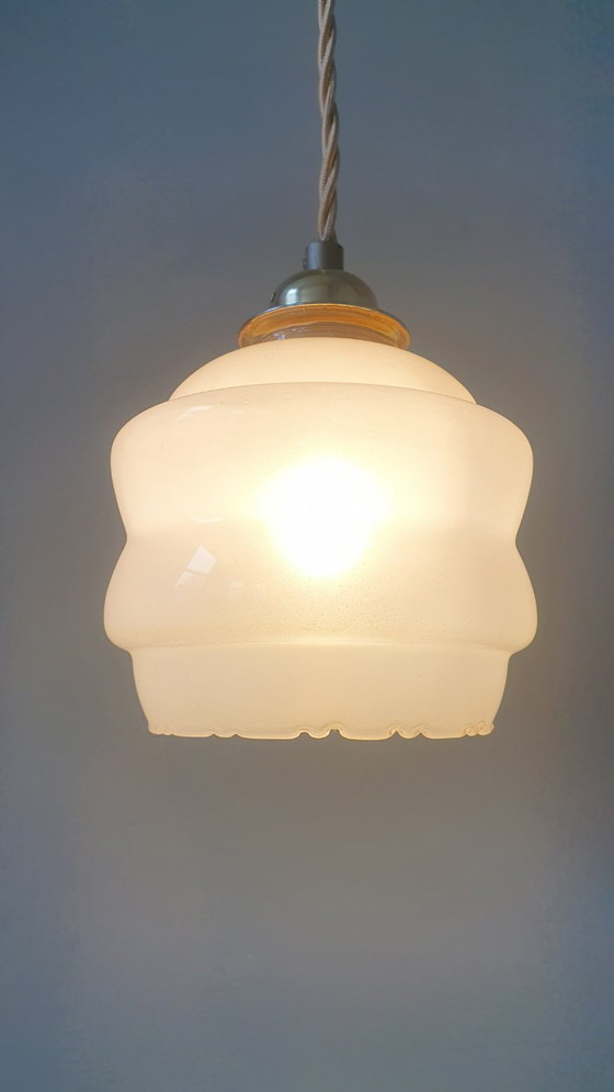Image 1 of Vintage Franse Hanglamp - Rose Opaline Glas Met Decoratierand