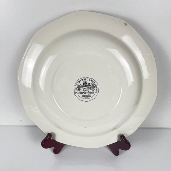 Image 1 of Set van 8 Churchill dinerborden, "Victorian Orchard" patroon, Staffordshire, Engeland