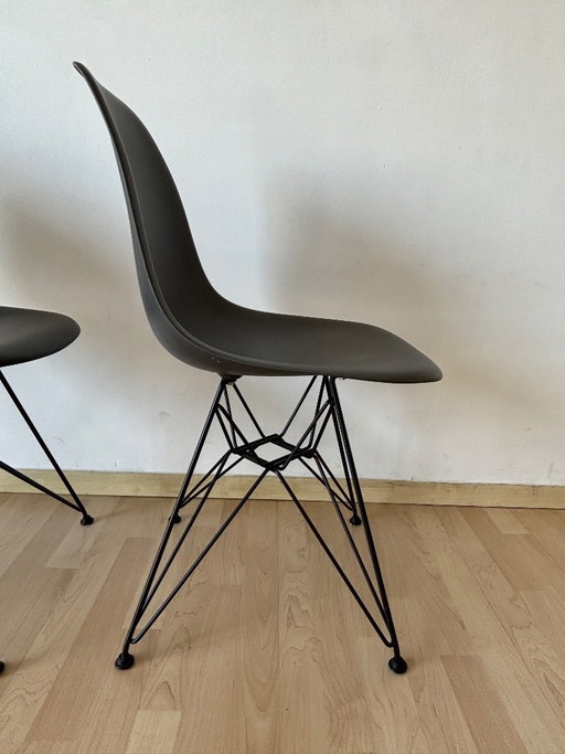 2x Eames Plastic Chair DSR