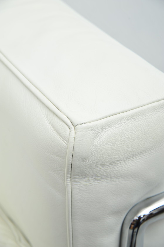 Image 1 of Poltrona Cassina Le Corbusier LC2 in pelle bianca
