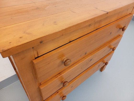 Image 1 of Vintage pine chest of drawers from the 70s/80s