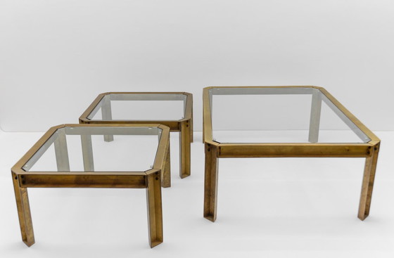 Image 1 of Tables d'appoint ou basses modèle T09 en laiton et verre, par Peter Ghyczy, années 1970, lot de 2