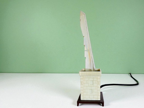 Image 1 of Luce notturna Krelmin, architettura futurista, dall'URSS