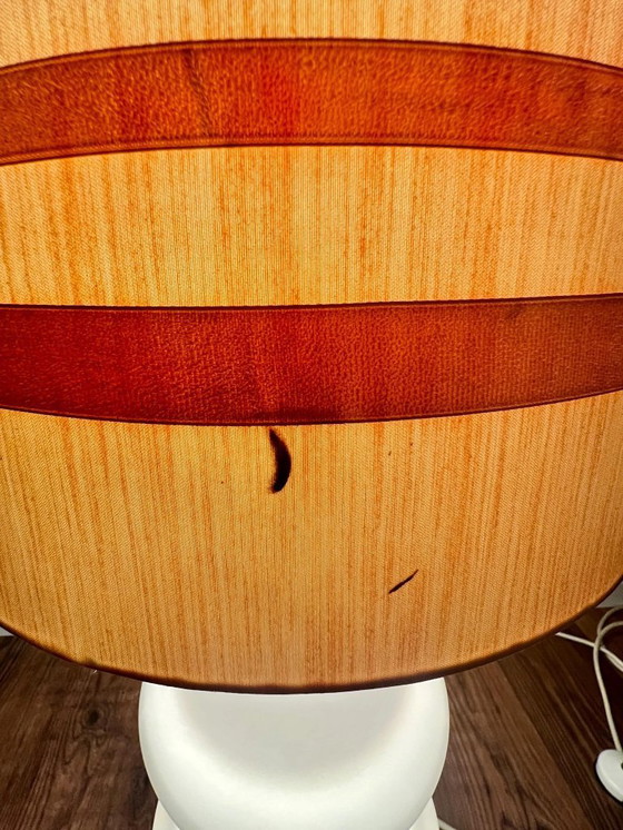 Image 1 of 1970er Jahre große Space-Age Opalglas-Stehlampe mit Leuchtfuß und verschiedenen Beleuchtungsmodi, mit insgesamt 3 E27 Fassungen.