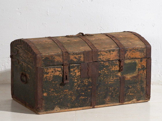 Antique painted travel trunk in pine – Central Europe, circa 1850 – Storage cabinet, Rustic (photo 2 of 40)