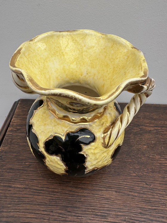 Image 1 of Vase boule jaune et noir rehaussé or attribué Vallauris h 20 cm