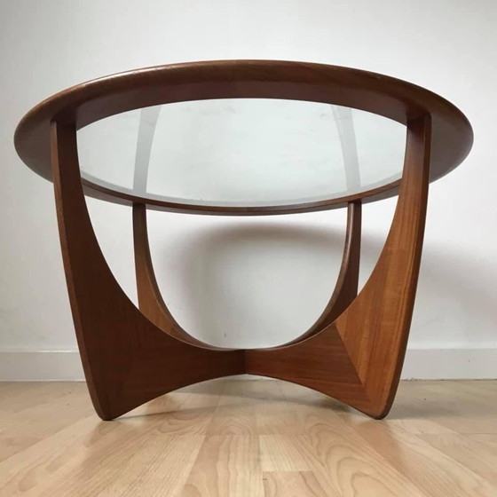 Teak & Glass Coffee Table by Victor Wilkins for G-Plan, 1960s – Coffee table books (photo 4 of 4)