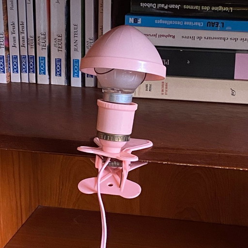 Lámpara portátil pequeña de plástico rosa con forma de hongo, luz de noche vintage.