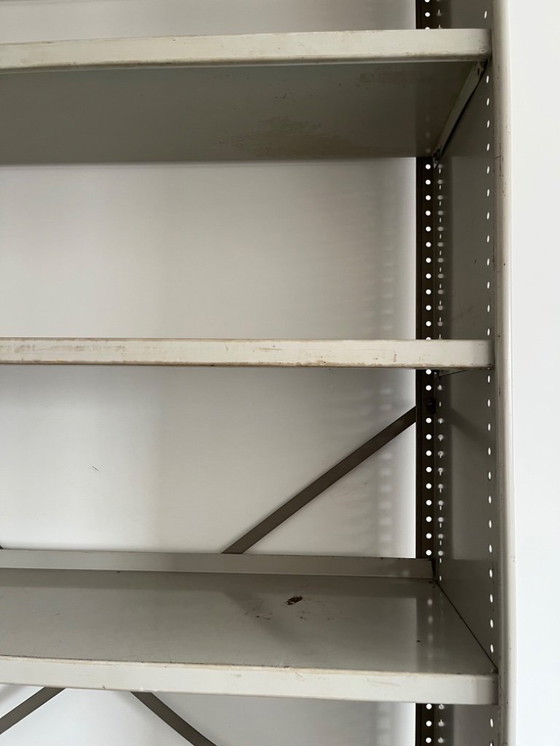 Image 1 of Twee stalen stellingkasten