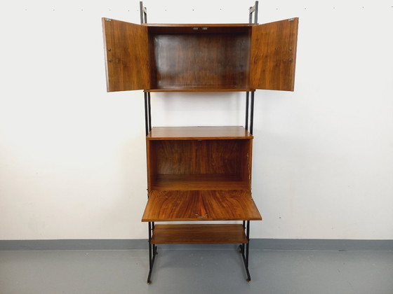 Image 1 of Bibliothèque étagère italienne modulable vintage en bois de noyer et métal des années 60