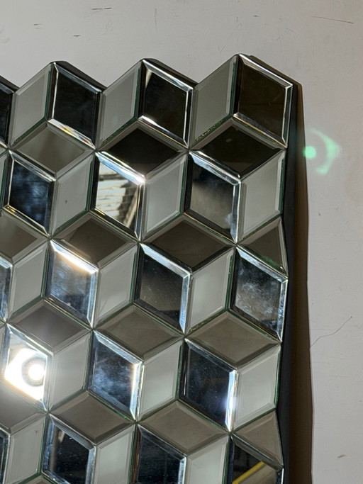Grand miroir géométrique à facettes – Miroir prismatique cubique sculptural – 150 × 92 cm – spiegels (photo 2 of 6)