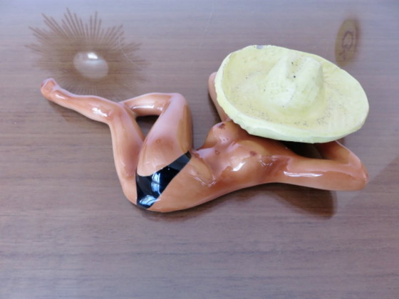 Image 1 of Raro cenicero "pin up" de cerámica Monaco, 1950 1960