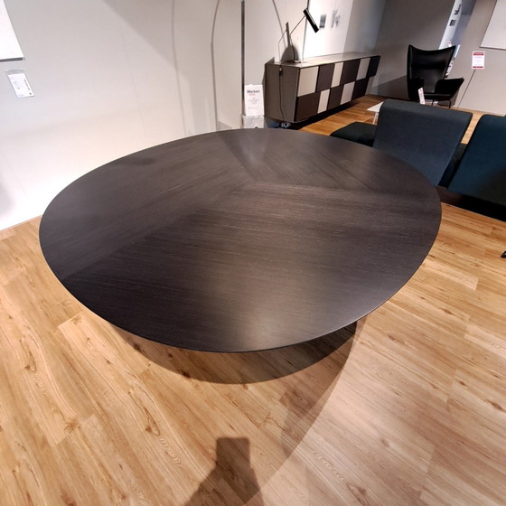 Image 1 of Krisalia Holo Pillar dining table