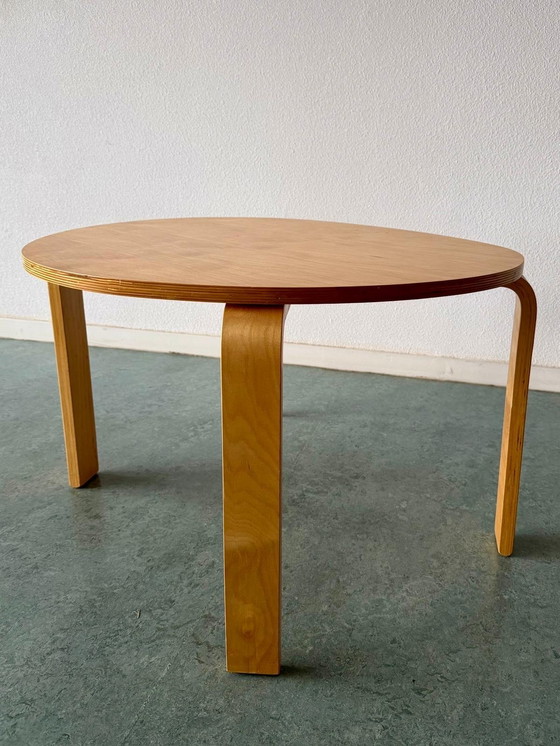 Image 1 of Vintage IKEA design salontafel Alvar Aalto style. Jaren 90  Een zeldzaam vroeg IKEA designstuk met gebogen poten geïnspireerd op