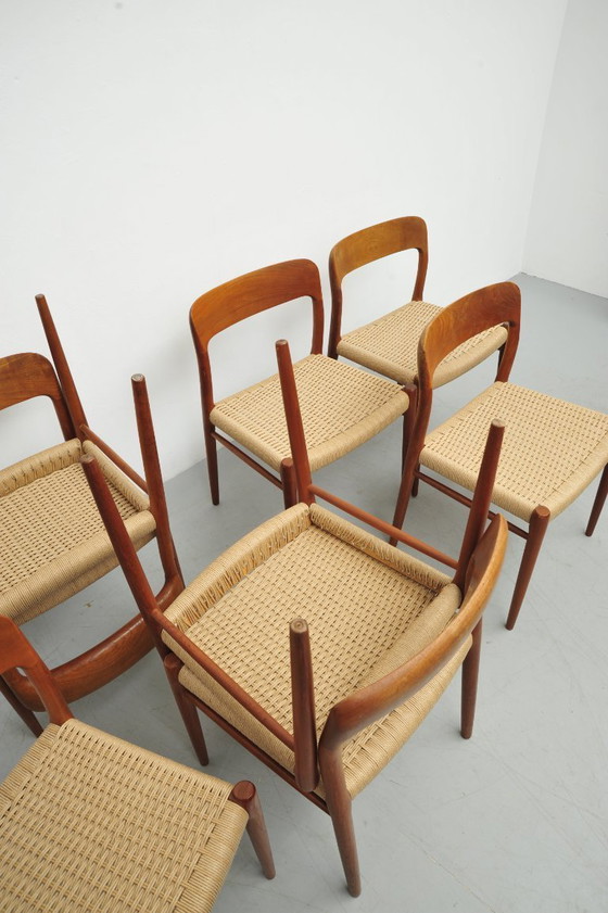 Image 1 of 8x Esszimmerstühle Modell 75 aus Teakholz von Niels Otto Møller für J. L. Møller Möbelfabrik (1950er)